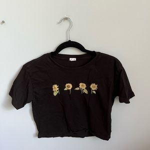 Garage Size S Cropped Black T-Shirt